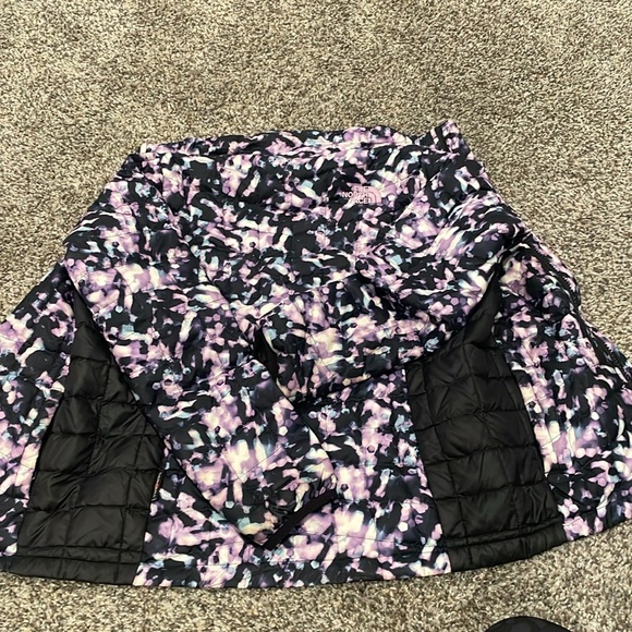 Girls north face thermoball jacket - Picture 3 of 3